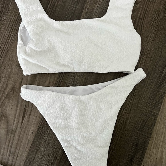 Lovers and friends Miles top and bottom. Both size small - Picture 2 of 3